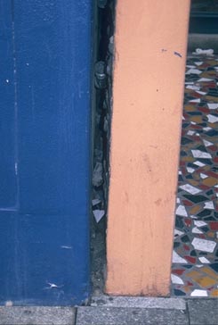 082